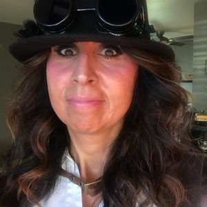 Meet your Posher, Dolores